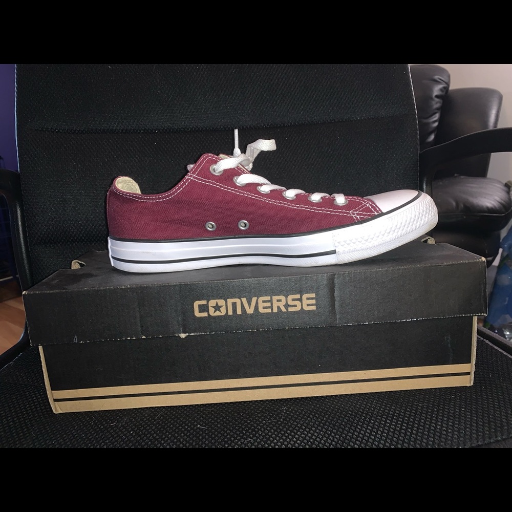 Wine color converse.